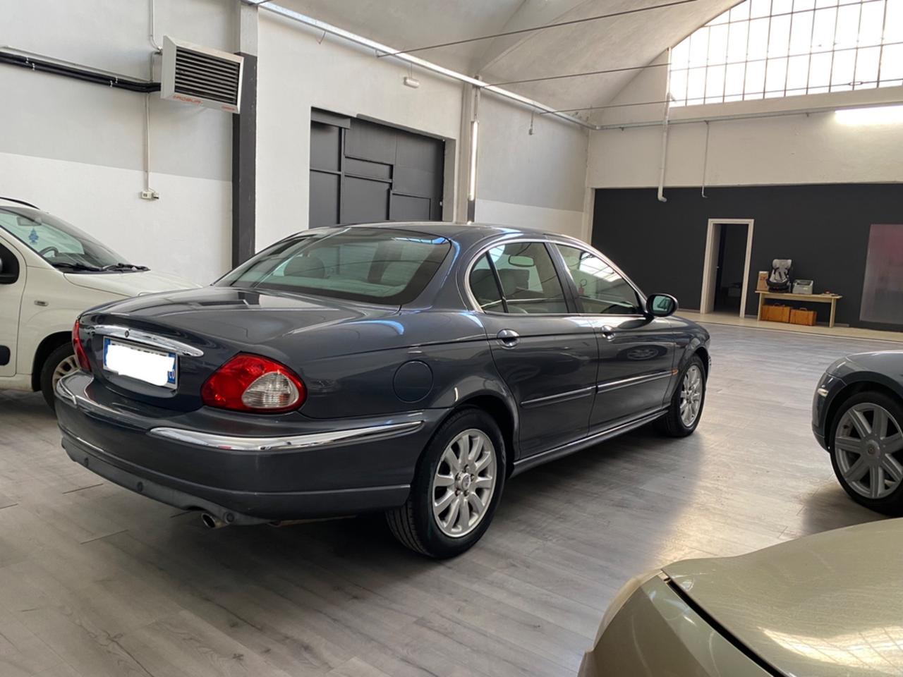 Jaguar X-Type 2.5 V6 24V cat Executive