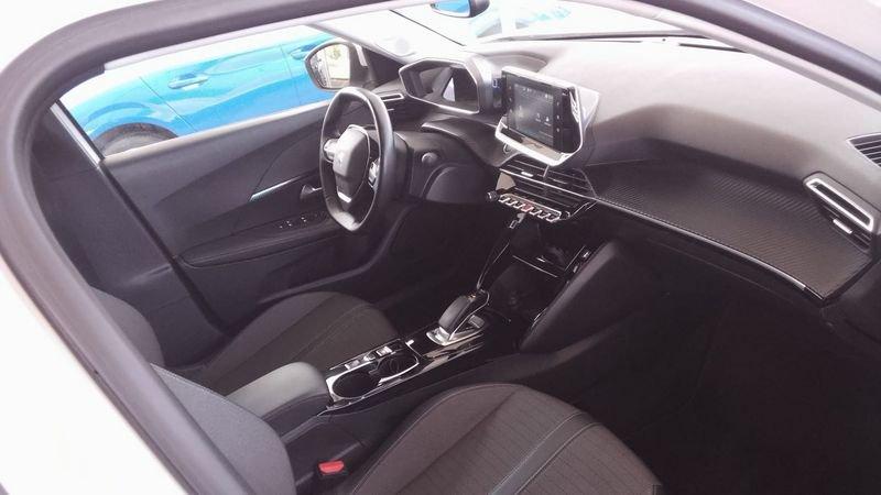 Peugeot e-2008 e 100kW Allure Pack