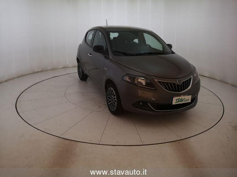 Lancia Ypsilon 1.0 HYB PLAT