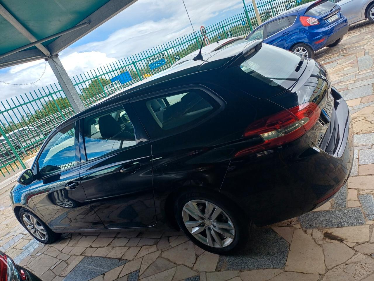 Peugeot 308 BlueHDi 100 S&S Active