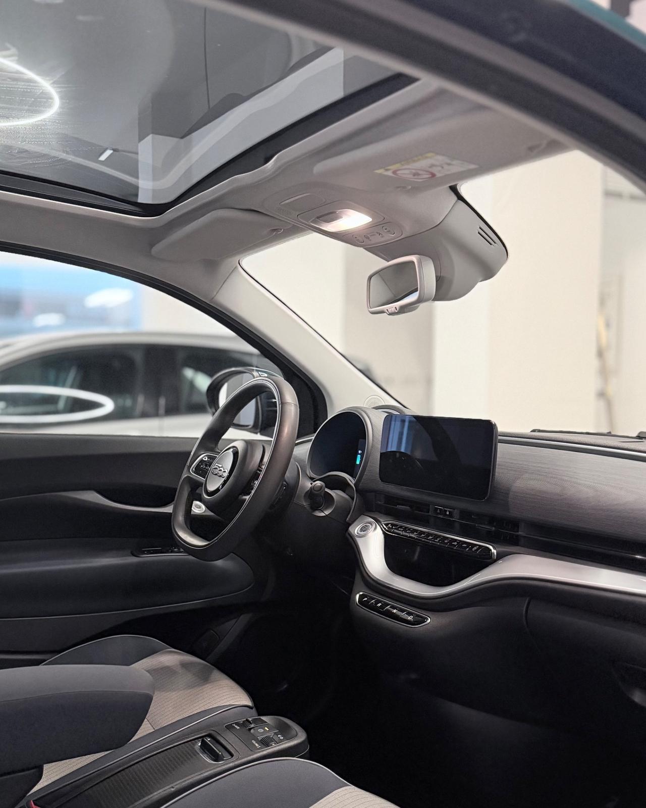 Fiat 500 500e Berlina 42 kWh La Prima