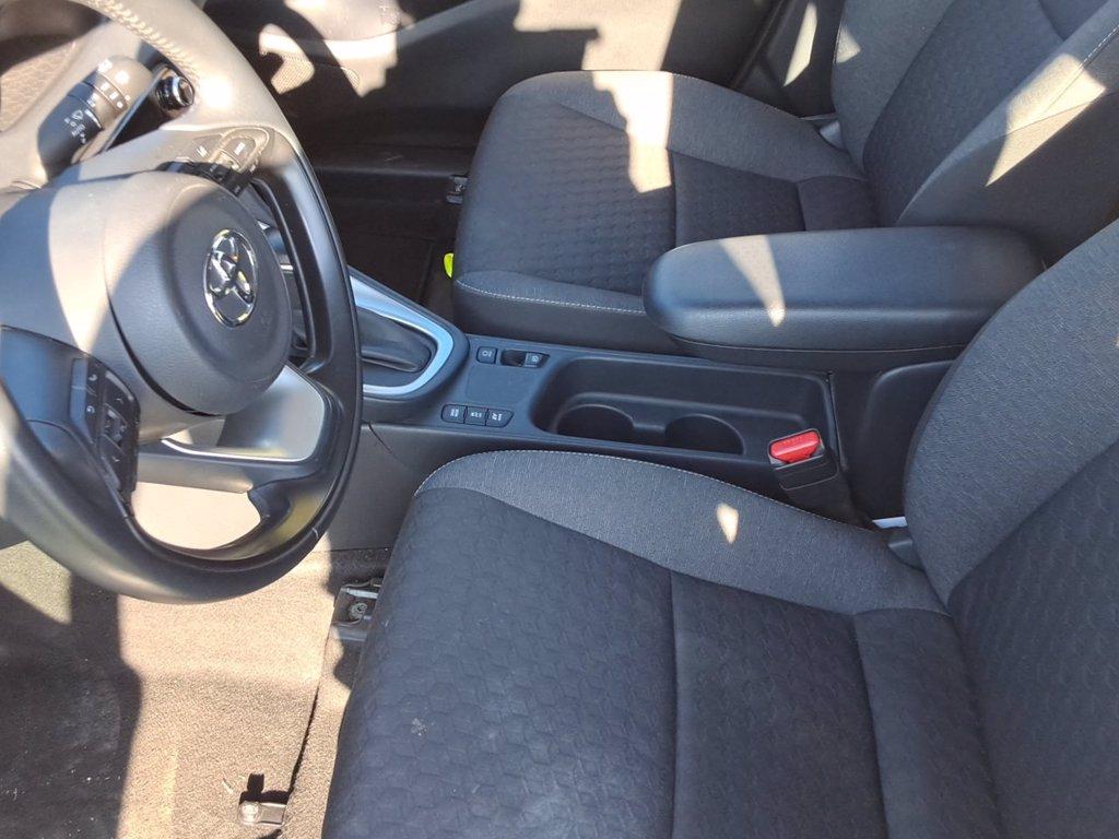 TOYOTA Yaris 1.5h active del 2023