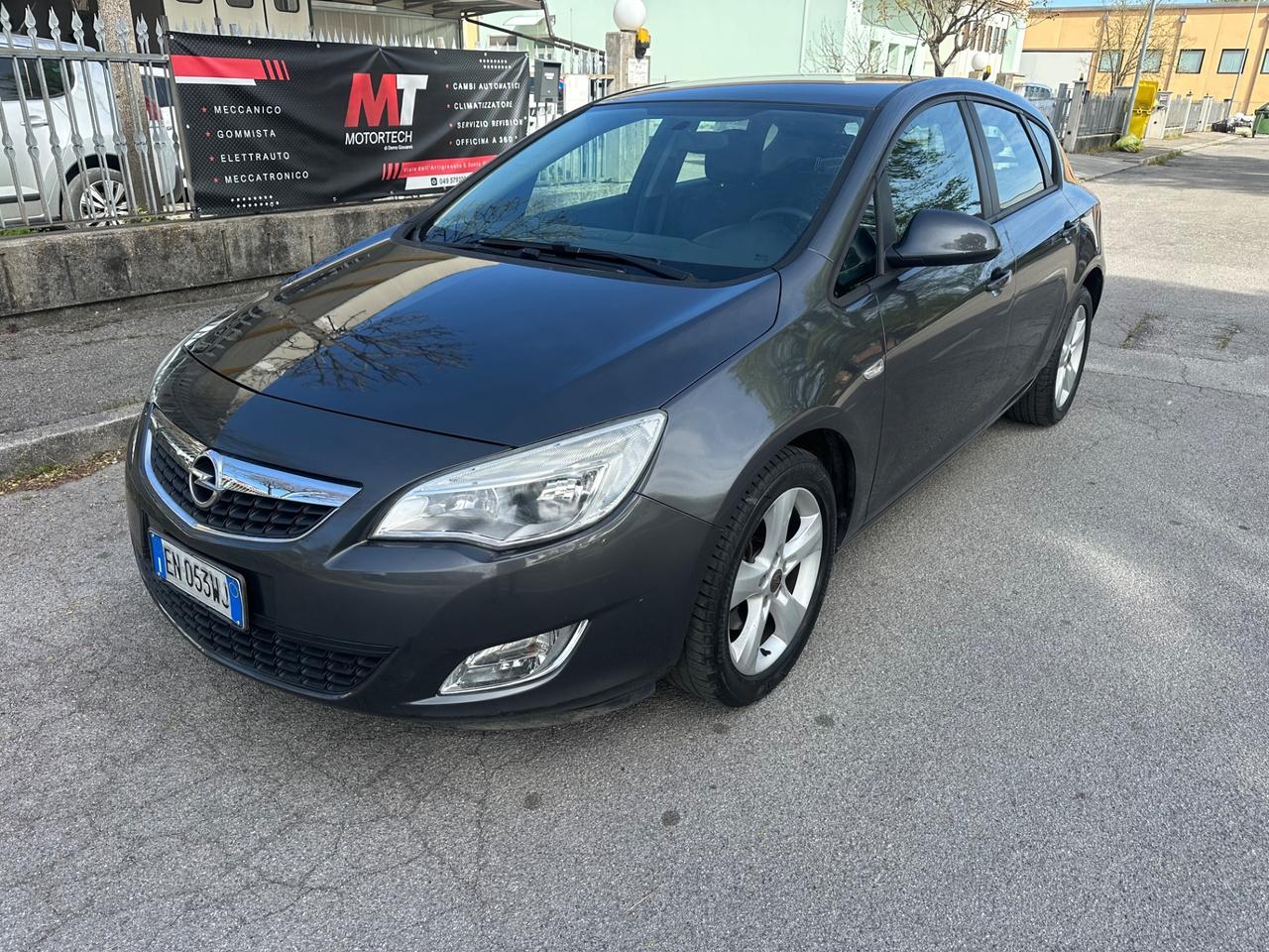 Opel Astra 1.7 CDTI 110CV 5 porte Cosmo
