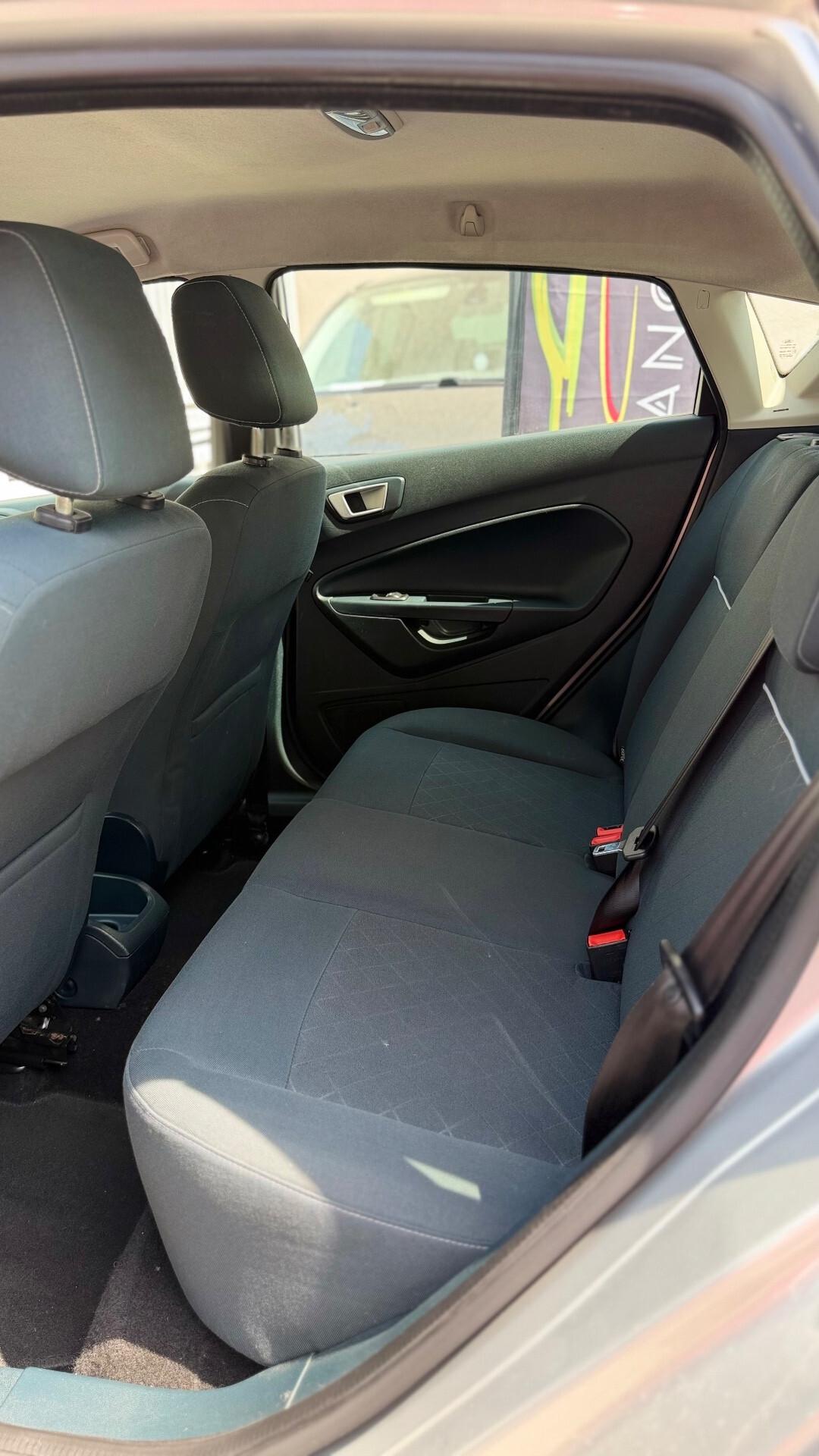 Ford Fiesta 1.4 TDCi 70CV 5 porte Titanium