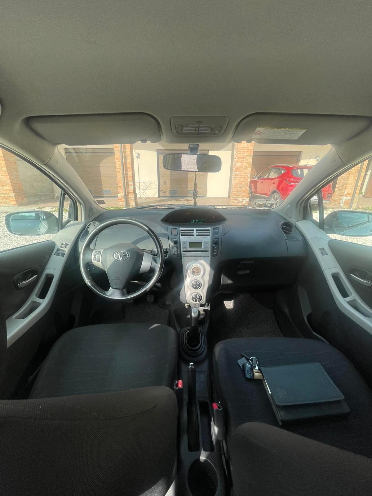 Toyota Yaris 1.0 3 porte Sol