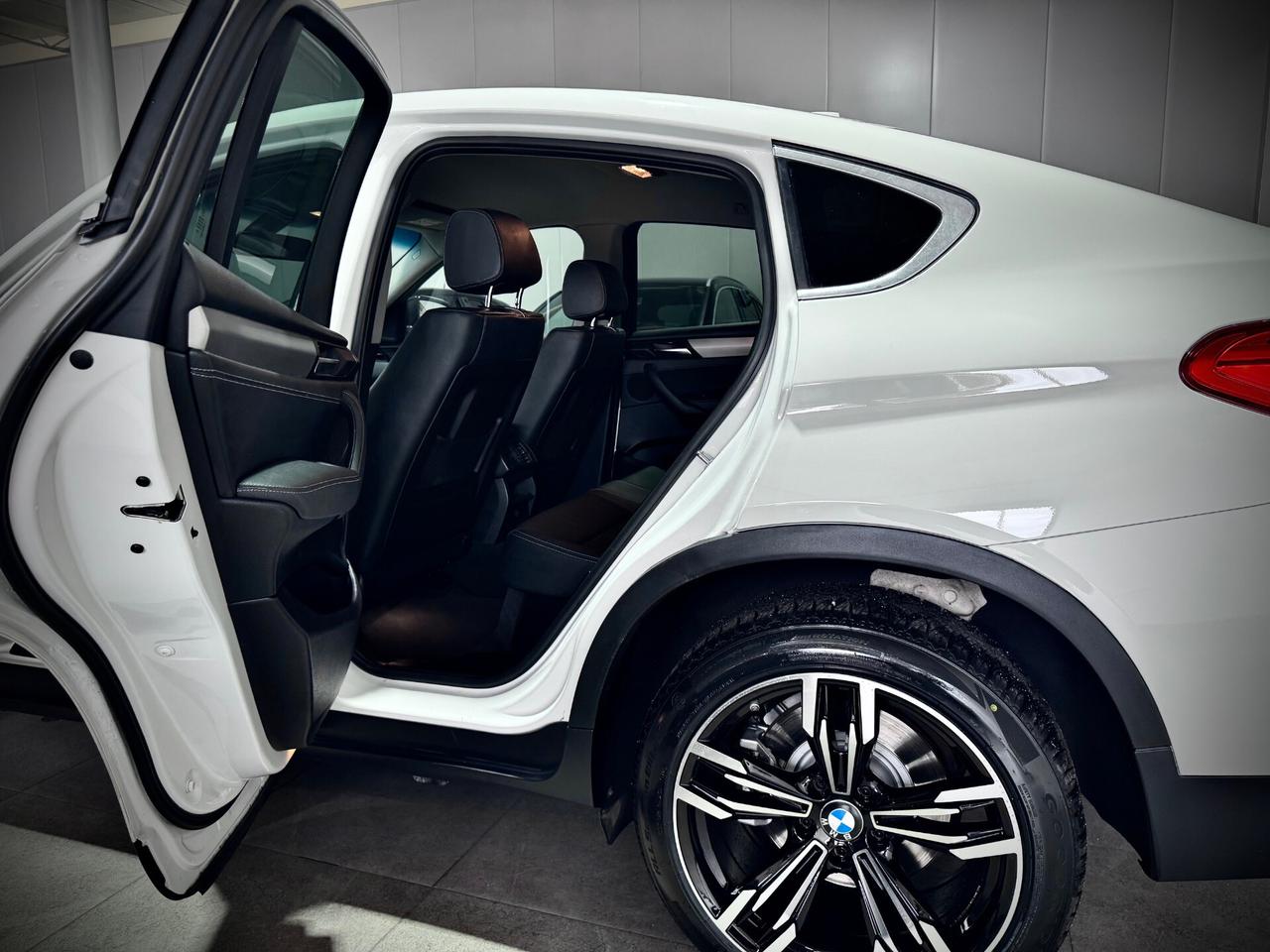 BMW X4 xdrive20i 184CV X Line