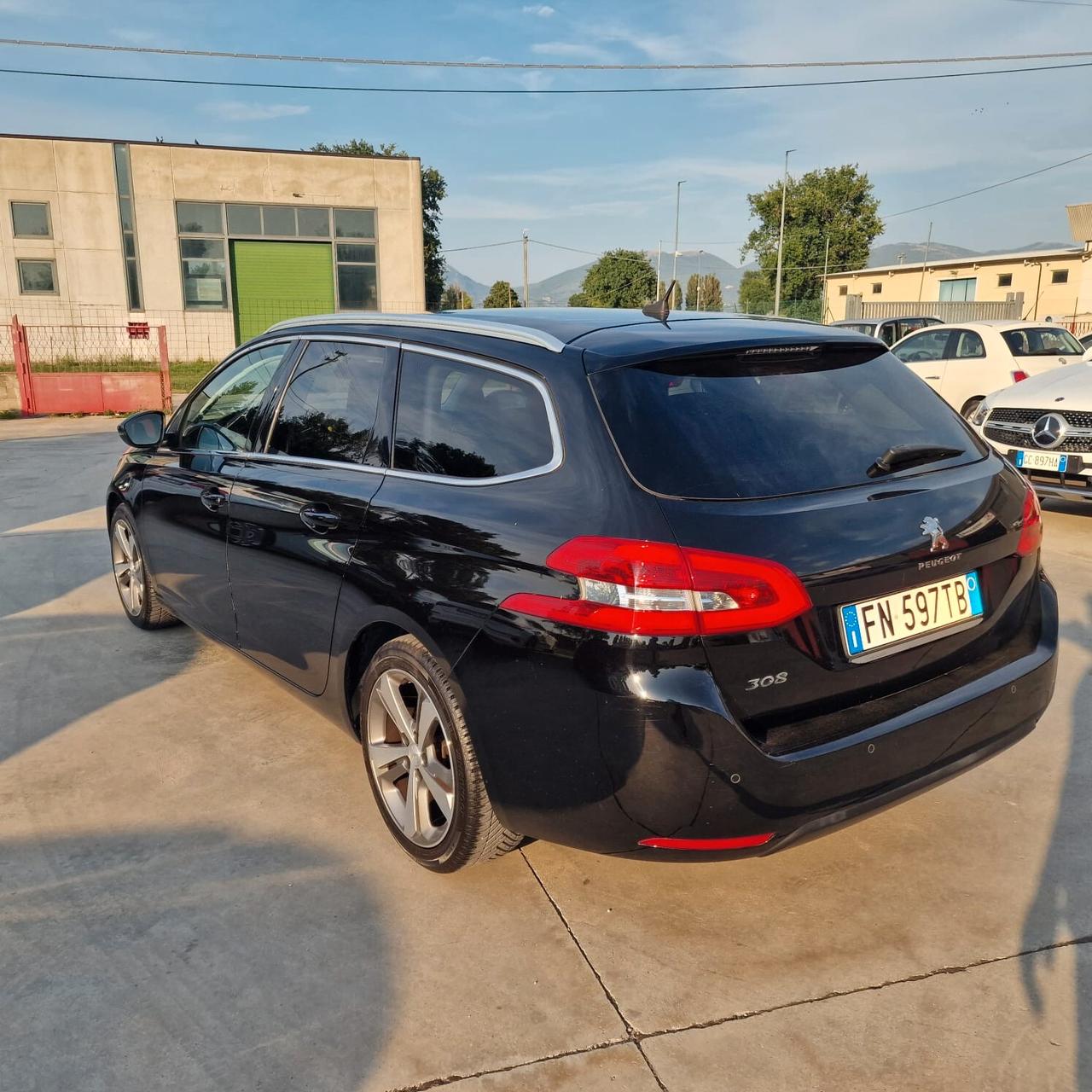 Peugeot 308 PureTech Turbo 130 S&S SW Allure
