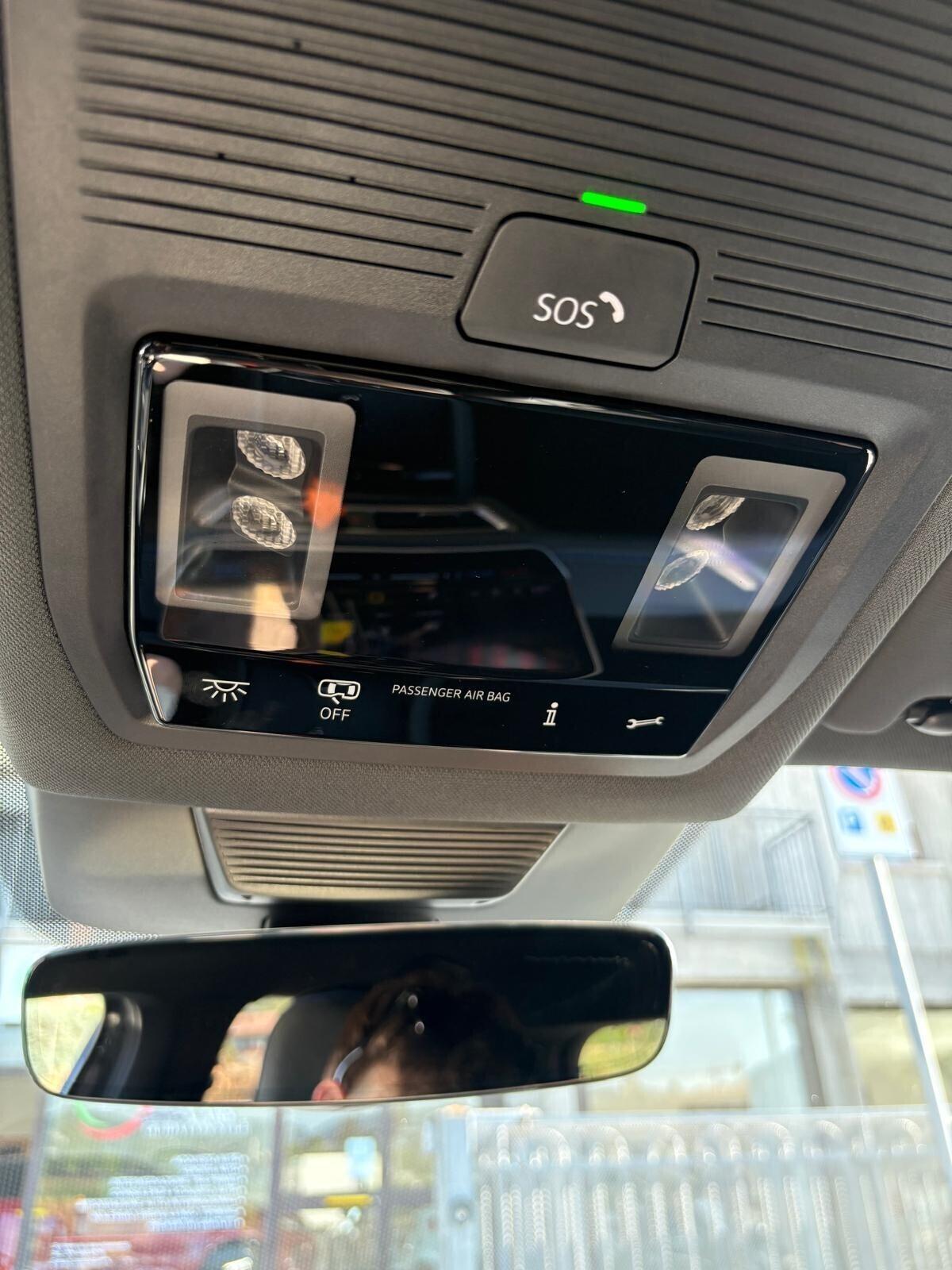 Volkswagen Tiguan VOLKSWAGEN TIGUAN 2.0 TDi R-LINE