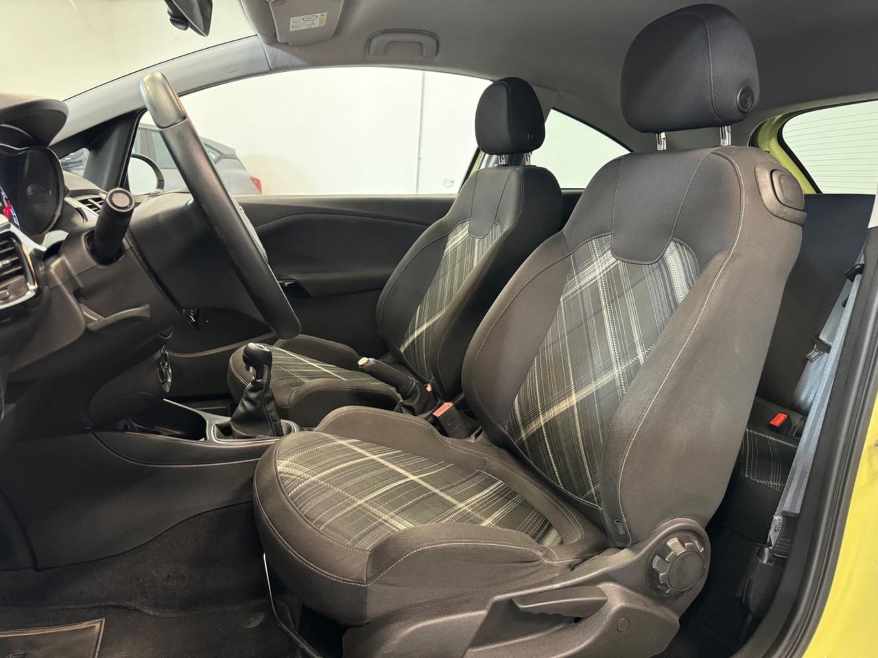 Opel Corsa 1.2 Coupé b-Color EURO 6! LED!