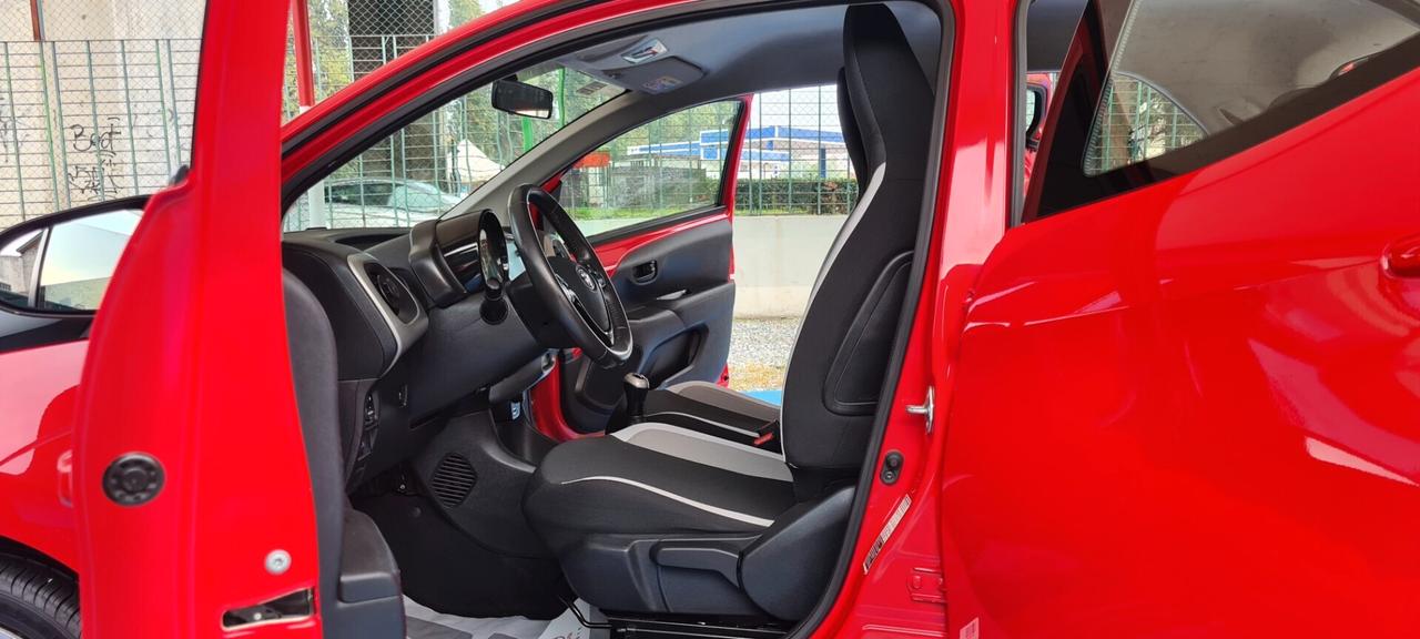 TOYOTA AYGO 1.0 BENZINA KM 76 MILA OK NEOPATENTATI