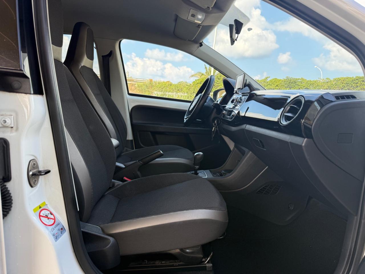 Volkswagen up! AUTOMATICA