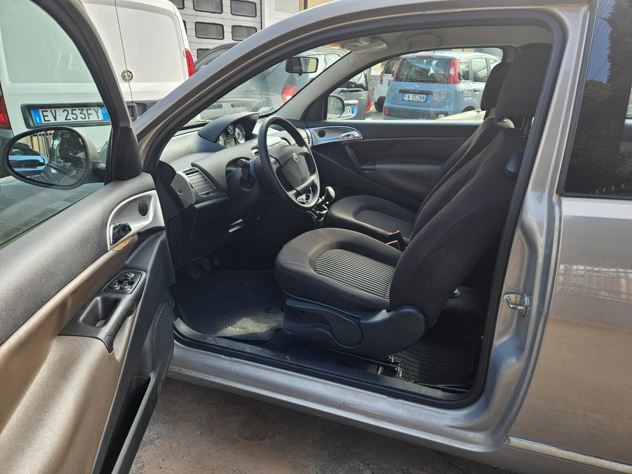 Lancia Ypsilon 1.2 Versus