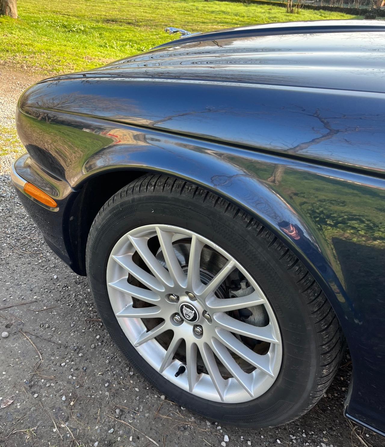 Jaguar XJ 2.7 D V6 cat Executive