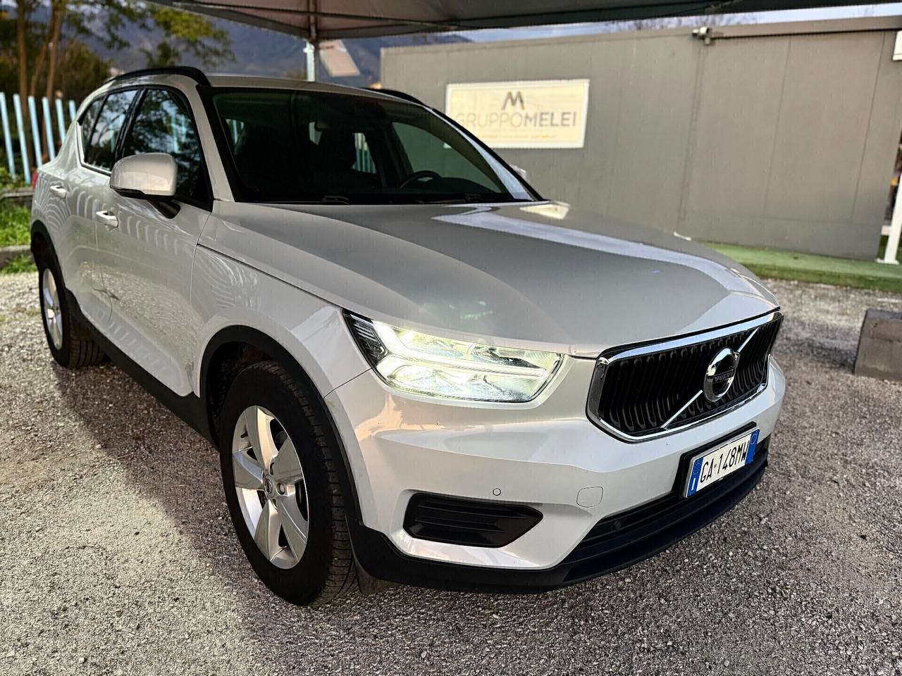 Volvo XC40 T3 Geartronic R-design PARI AL NUOVO