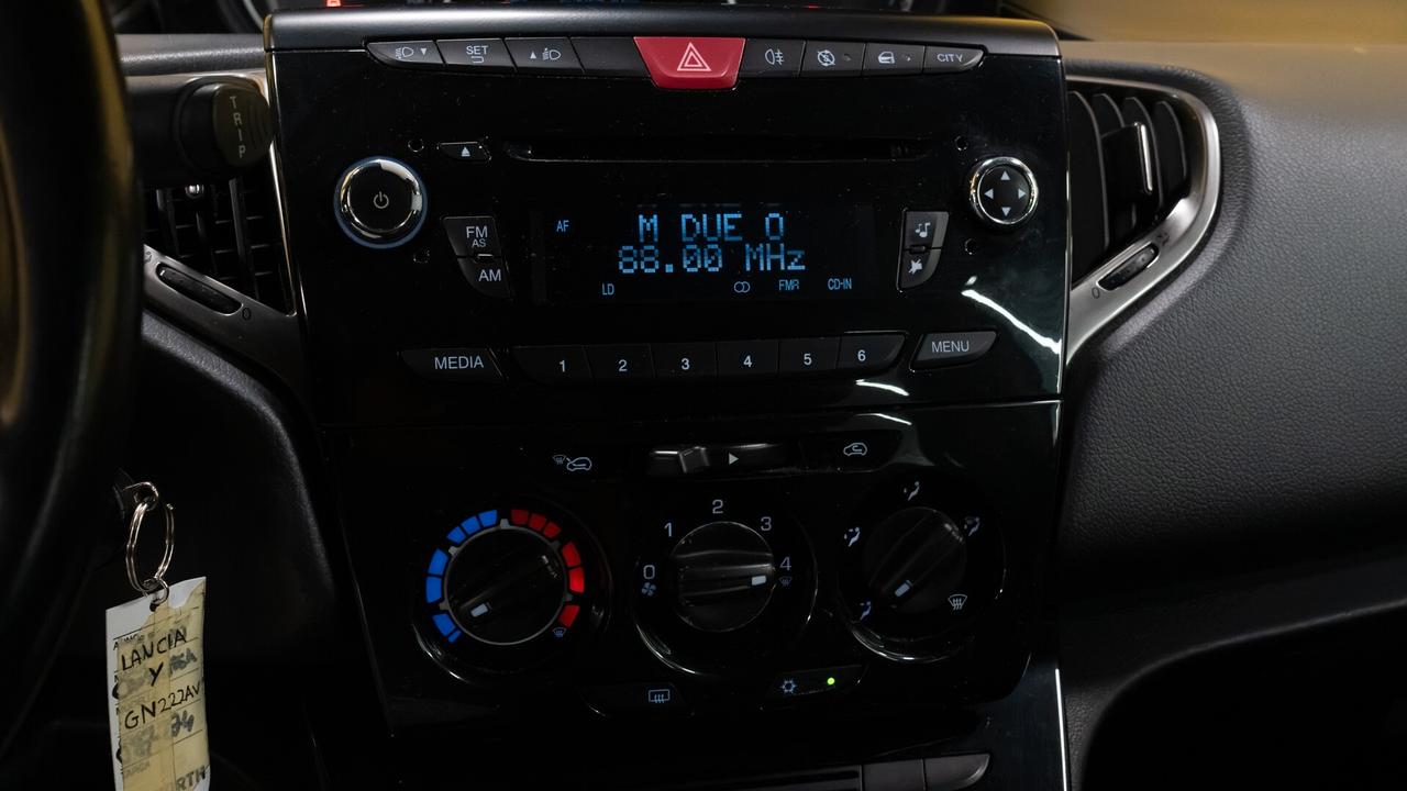 Lancia Ypsilon 1.2 69 CV 5 porte S&S Silver PERMUTA