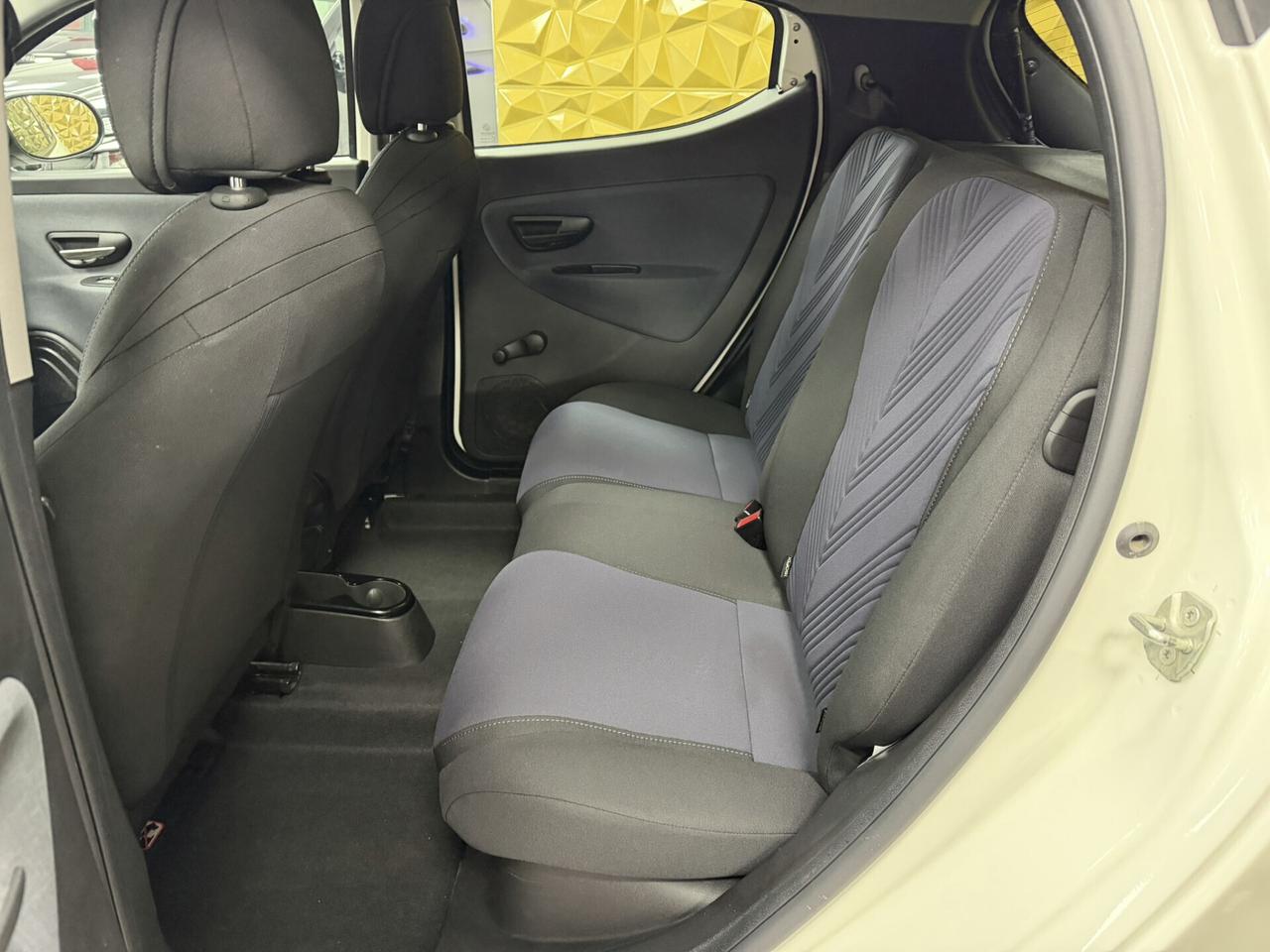 Lancia Ypsilon 1.0 FireFly 5 porte S&S Hybrid Ecochic Gold