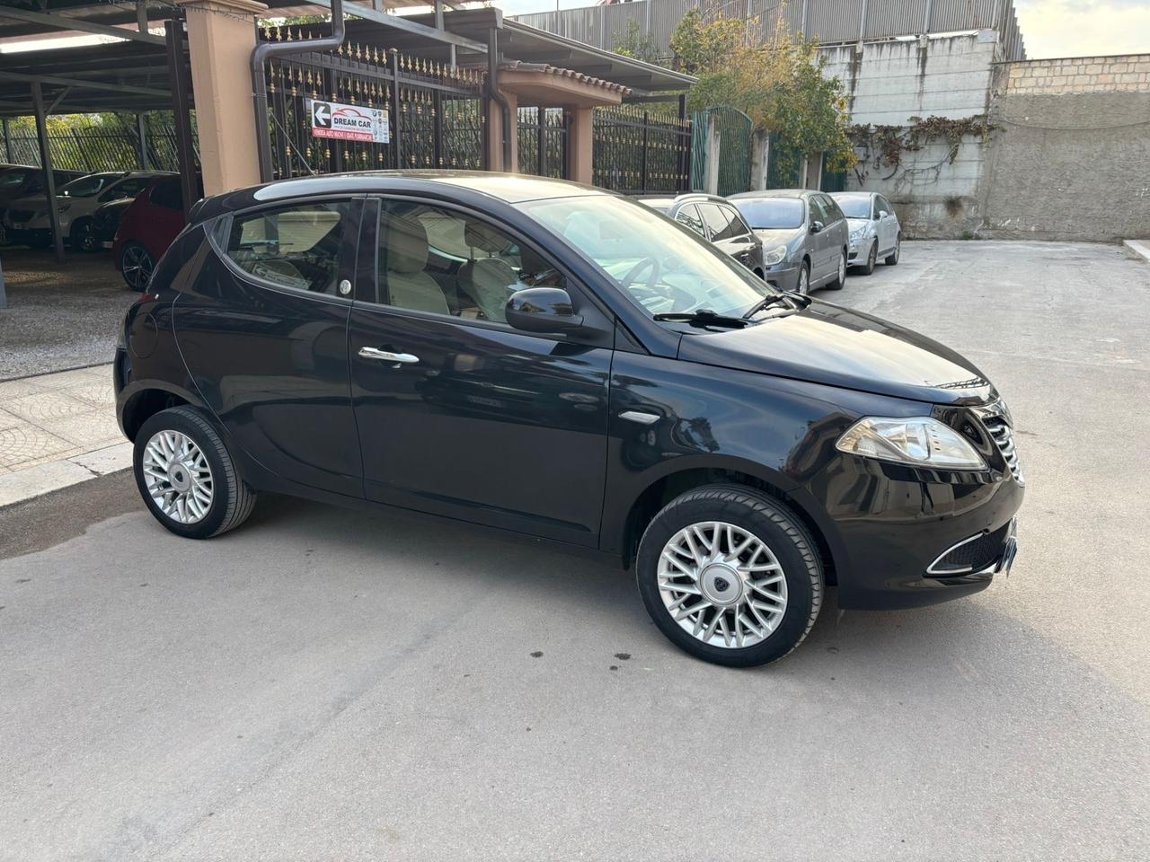 Lancia Ypsilon 1.2 69 CV 5 porte GPL Ecochic Platinum