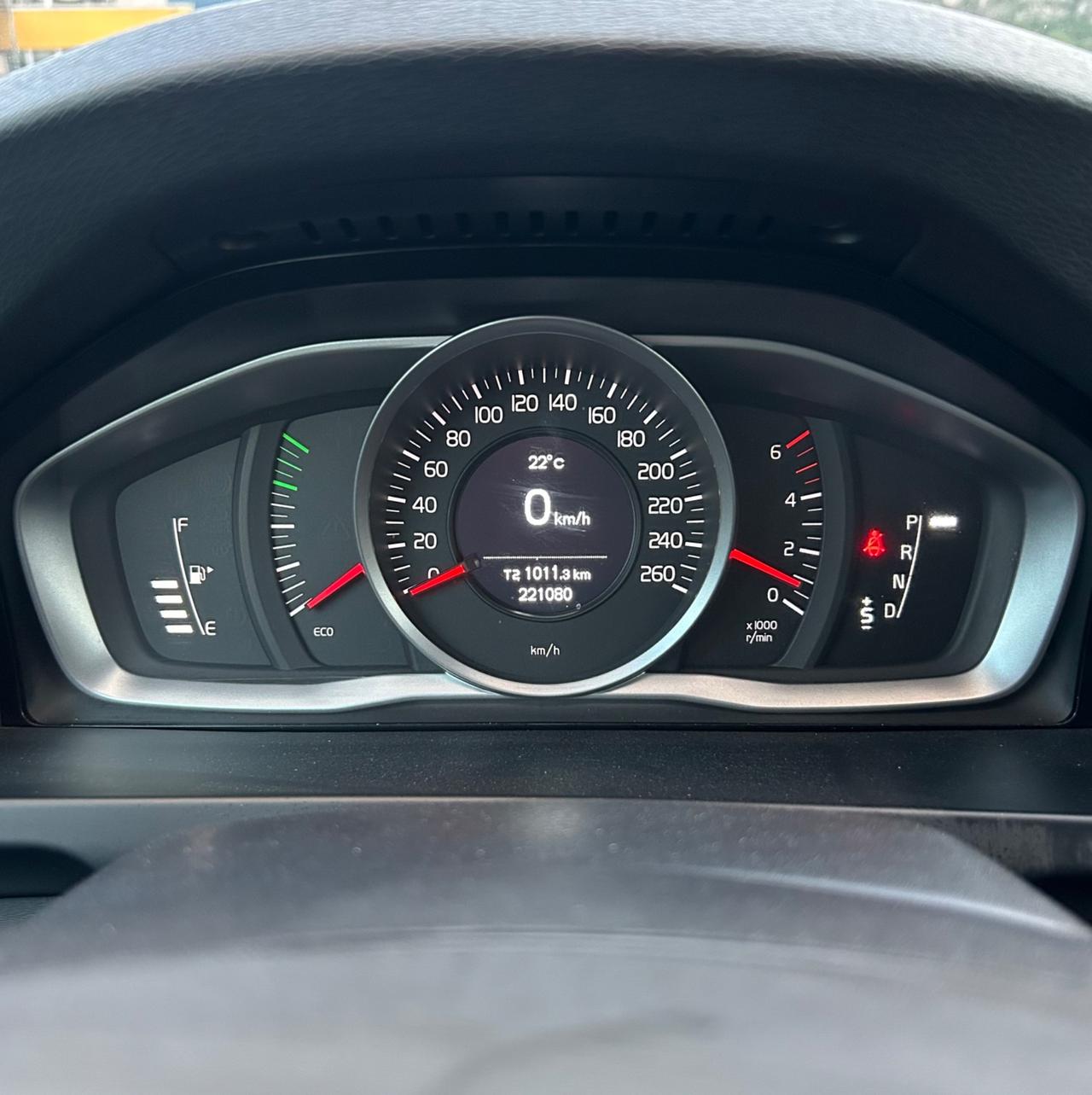 Volvo V60 Geartronic R-Design Momentum