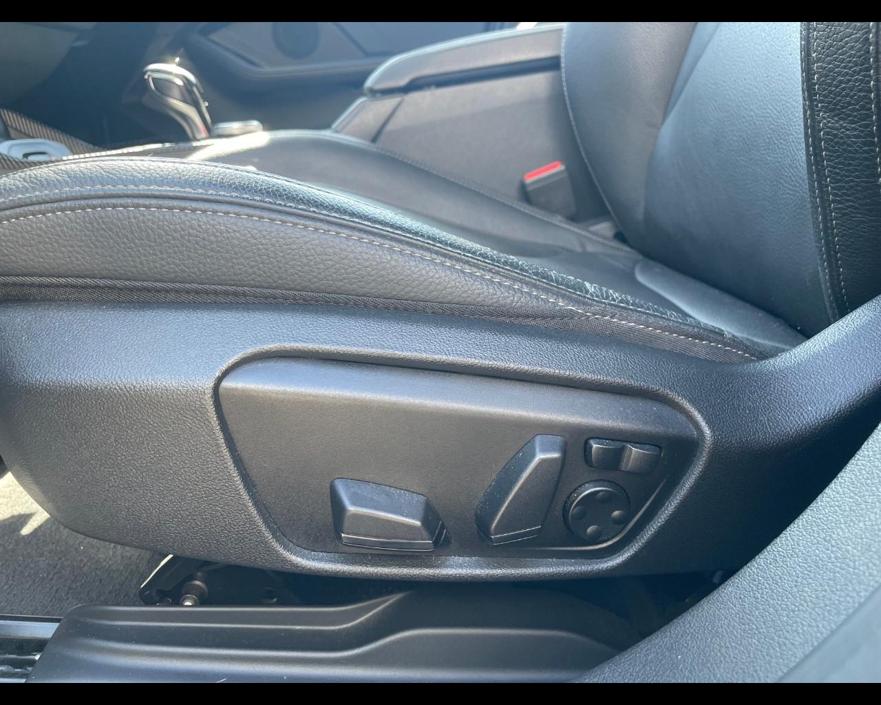 BMW Serie 1 (F40) - M 135i xDrive