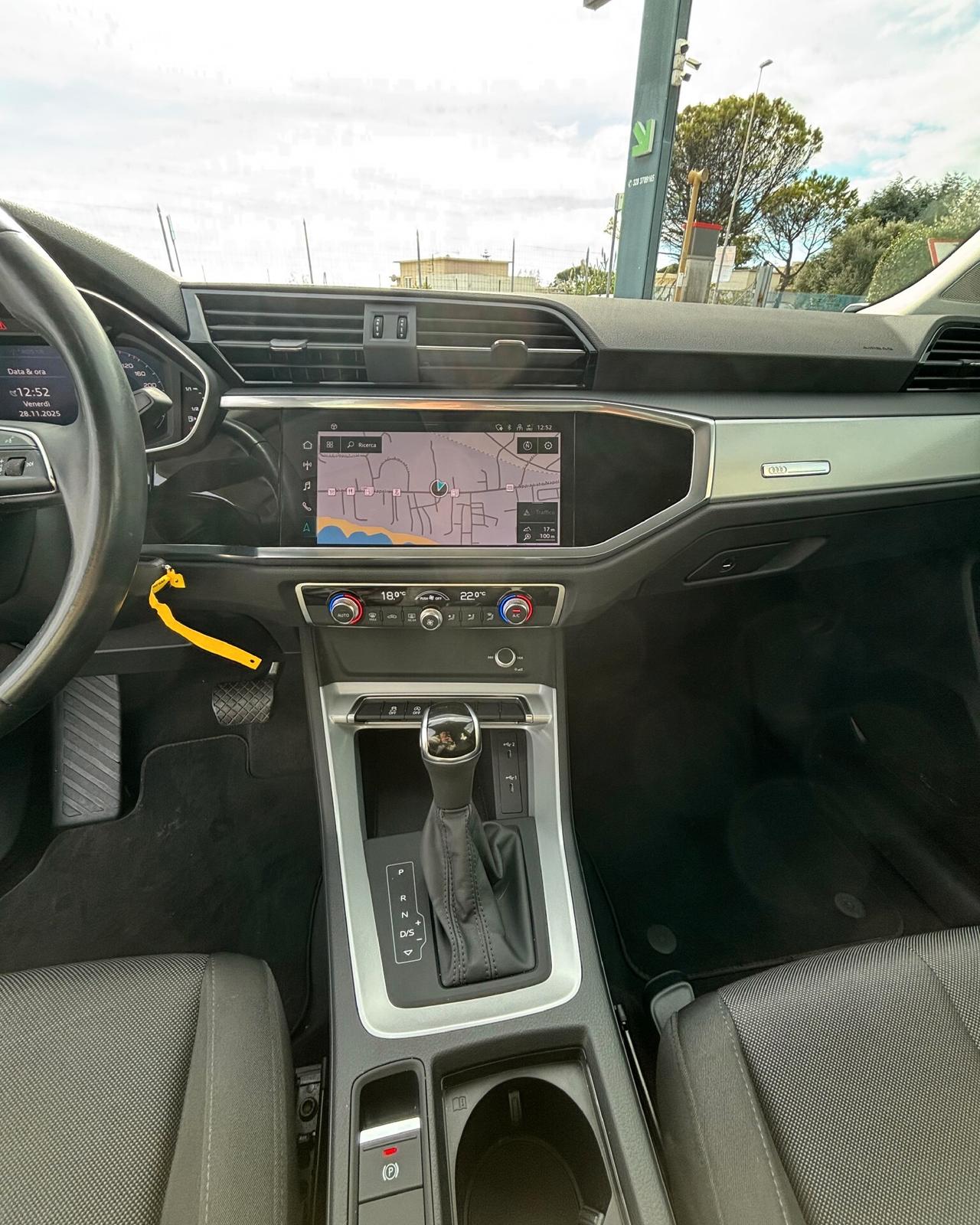 Audi Q3 35 TDI S tronic Business