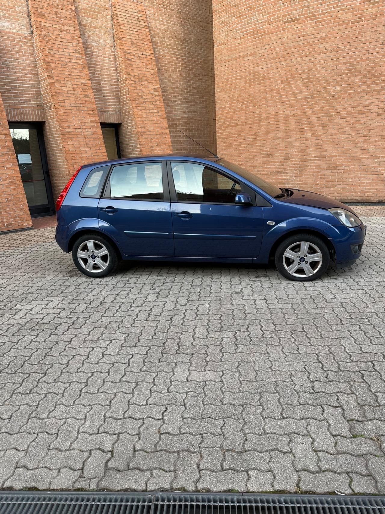 Ford Fiesta 1.2 82 CV 5 porte Titanium