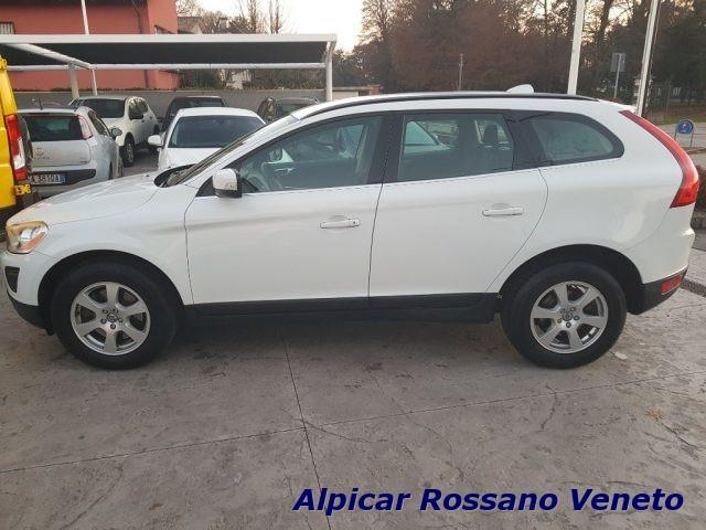 VOLVO XC60 D4 4WD Momentum