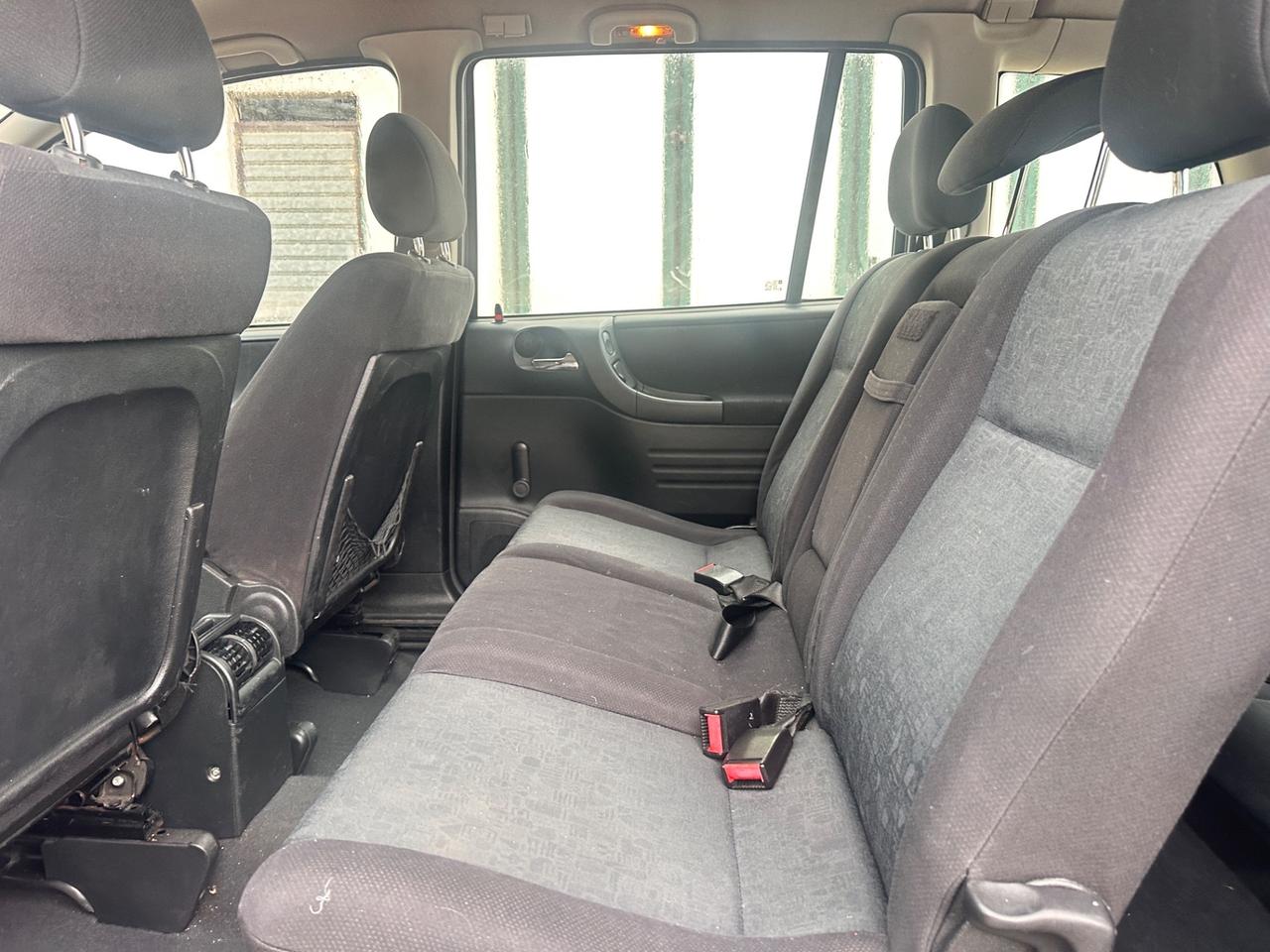 Opel Zafira 2.0d Elegance-2002 !!7 posti !!