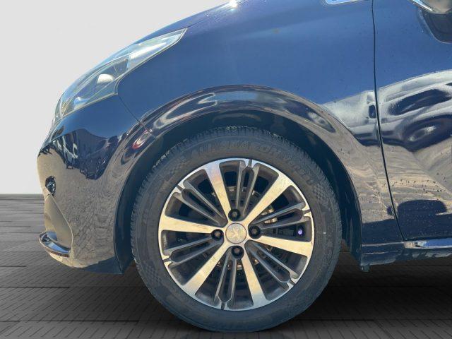 PEUGEOT 208 208 1.2 PureTech 82 CV 5 porte GPL Allure