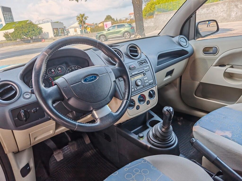 Ford Fiesta 1.4 diesel con 99.000 km