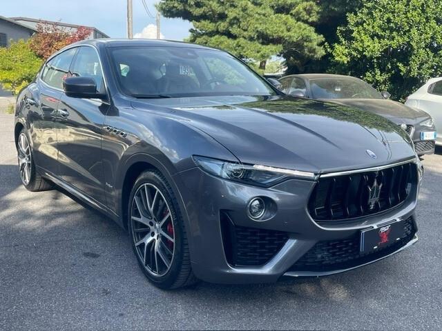 Maserati Levante s q4 430cv