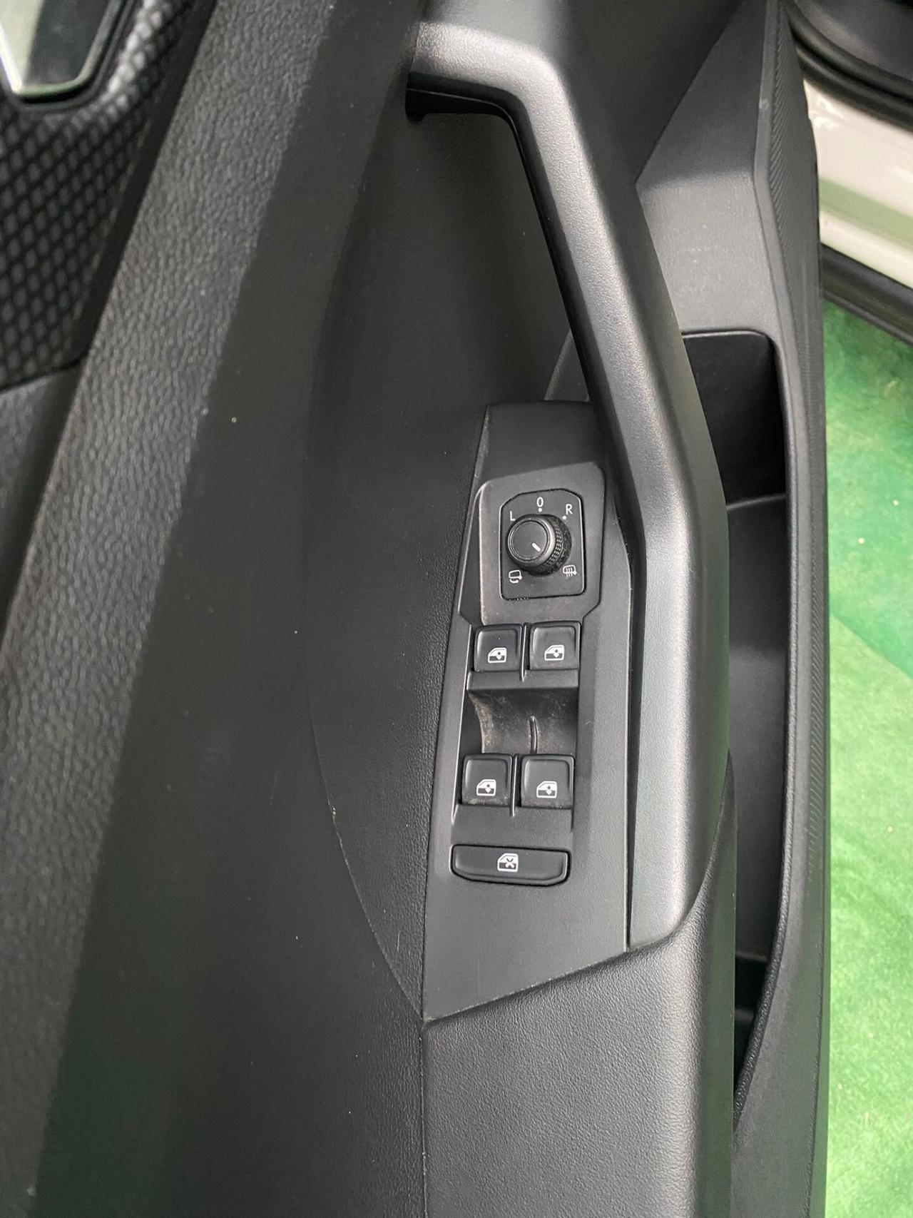 Volkswagen T-Cross 2023 110CV AUTOMATICA LEGGI TUTTO!
