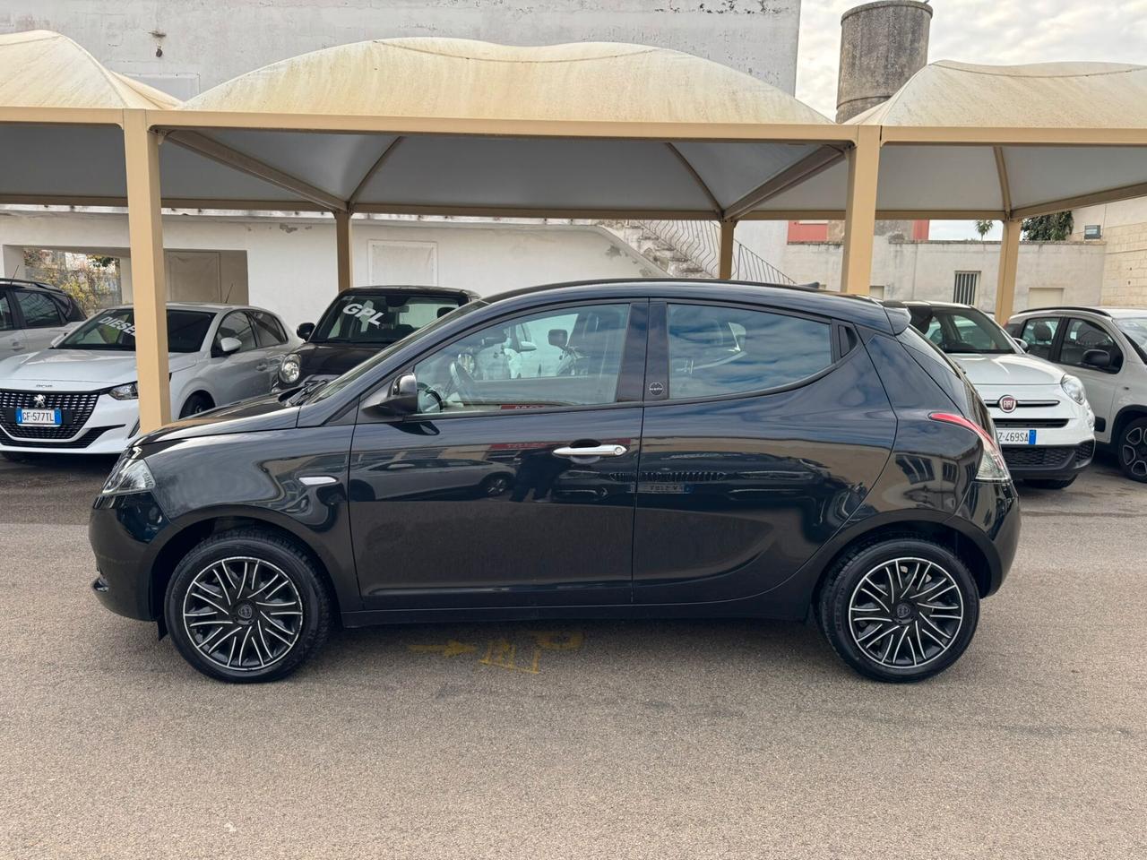 Lancia Ypsilon 1.0 FireFly 5 porte S&S Hybrid Ecochic Gold