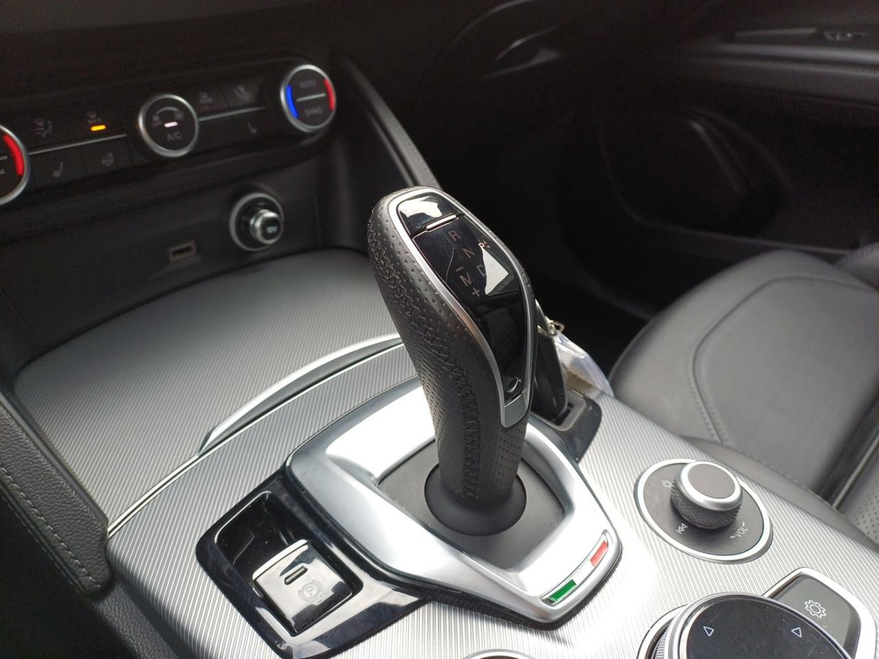 ALFA ROMEO Stelvio - Stelvio 2.2 Turbodiesel 210 CV AT8 Q4 Veloce