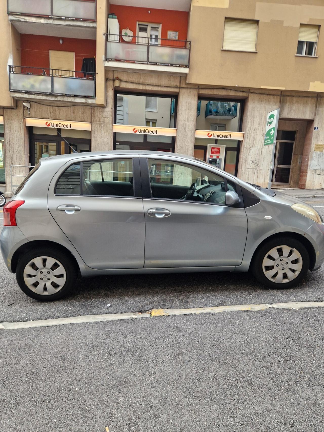 Toyota Yaris 1.0 Benz 68 CV - meccanica OK