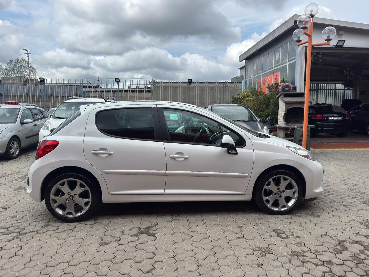 Peugeot 207 ADATTA A NEOPATENTATI 1.6 GPL