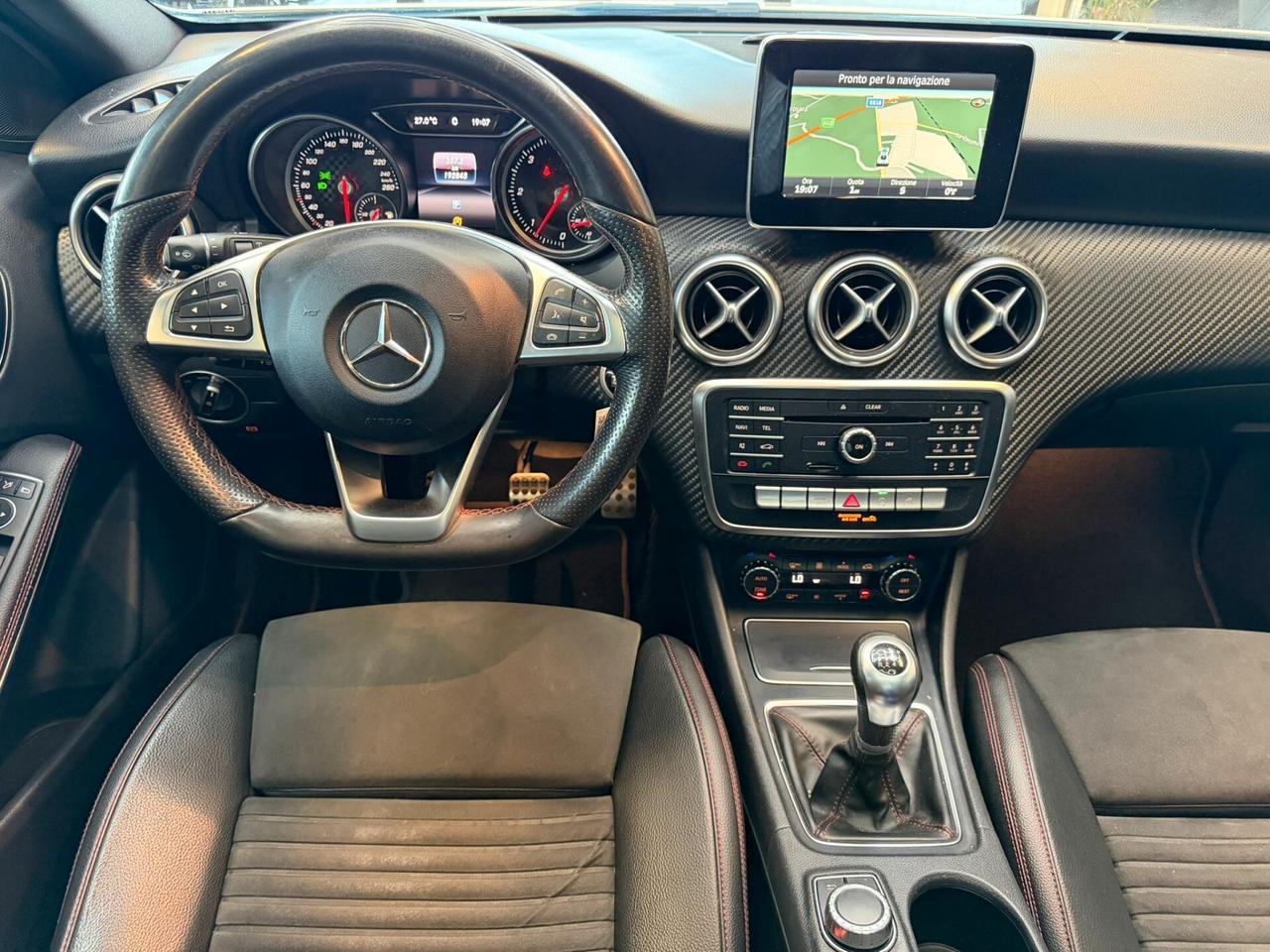 Mercedes-benz A 200 d Premium AMG