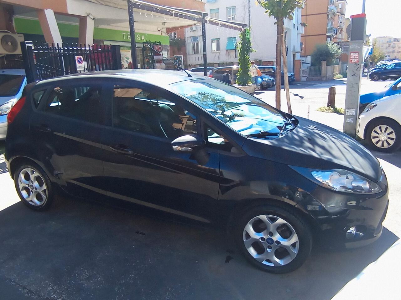 Ford Fiesta Ikon 1.4 TDCi 70CV 5 porte