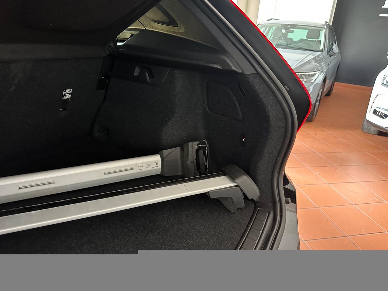 VOLVO XC40 D3 Business GANCIO TRAINO