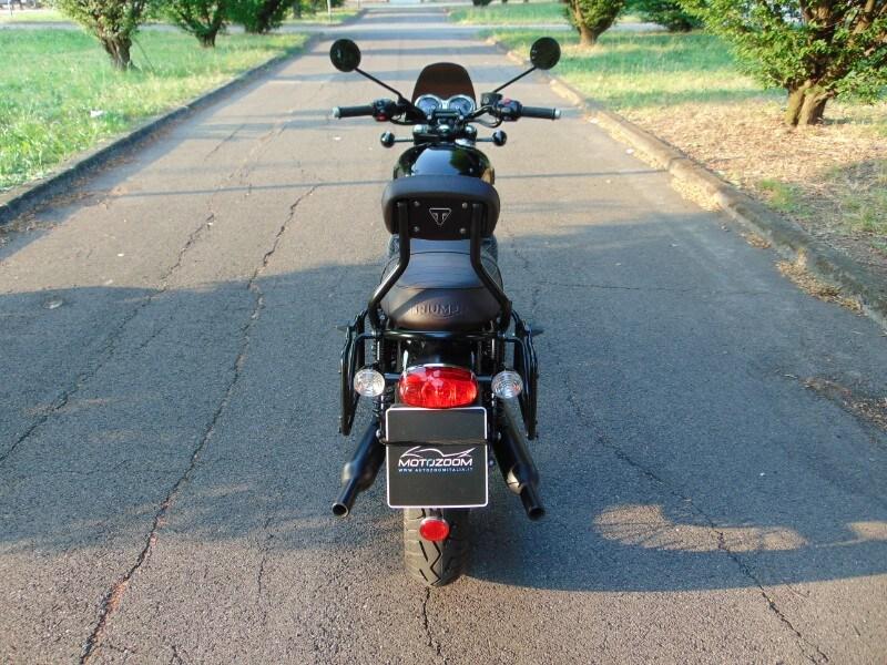 Triumph Bonneville T120 Black