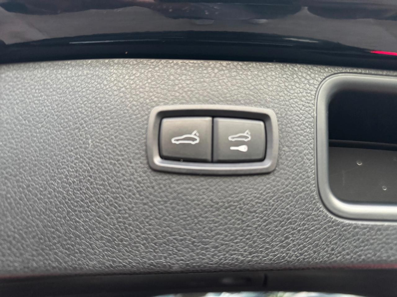 PORSCHE MACAN FULL BLACK ( IVA ESPOSTA )
