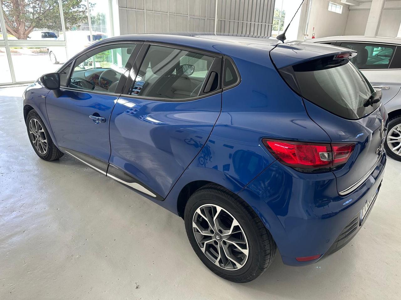 Renault Clio dCi 8V 75 CV 5 porte Duel