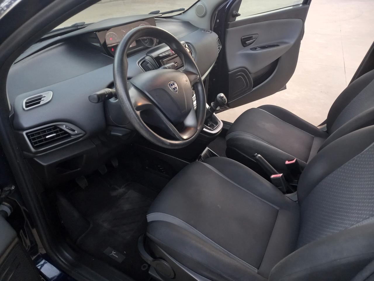 Lancia Ypsilon 1.2 69 CV