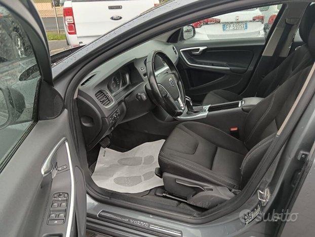 VOLVO V60 (2010-2018) V60 D2 Geartronic Kinetic