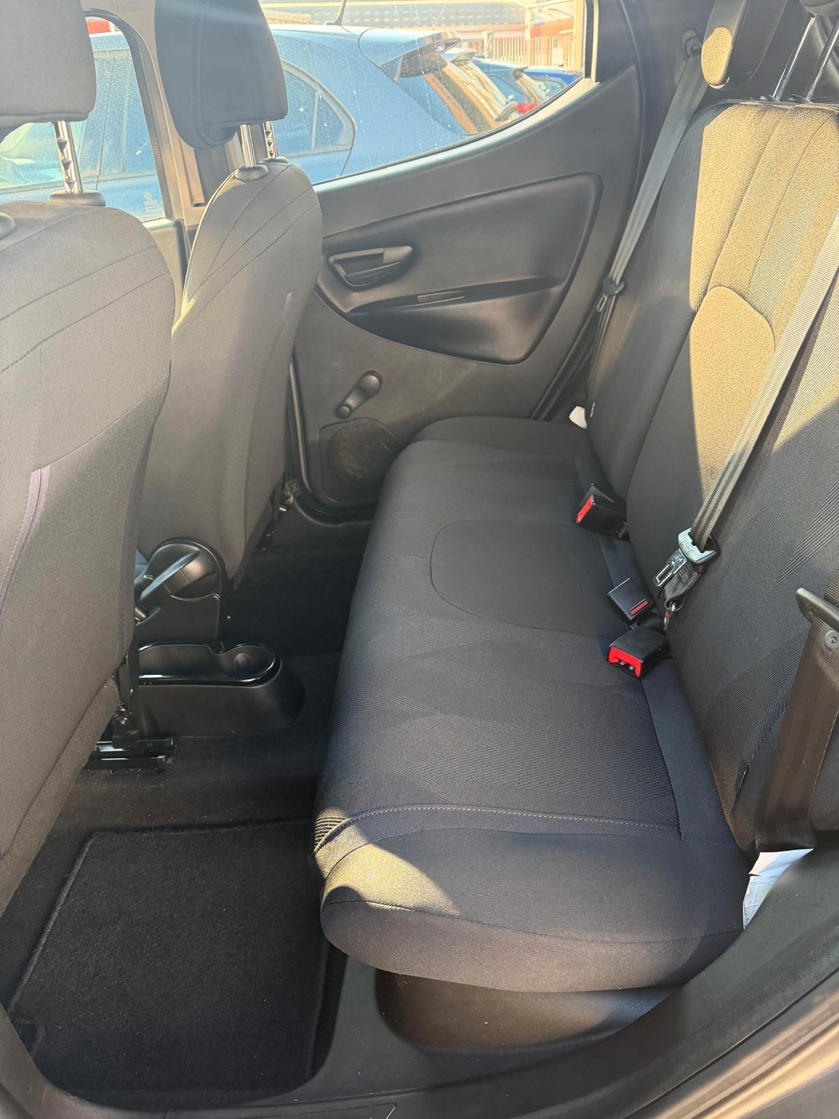 Lancia Ypsilon 1.2 69 CV 5 porte Silver