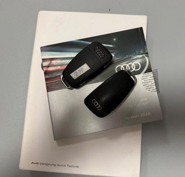 AUDI Q2 30 TDI Identity Black