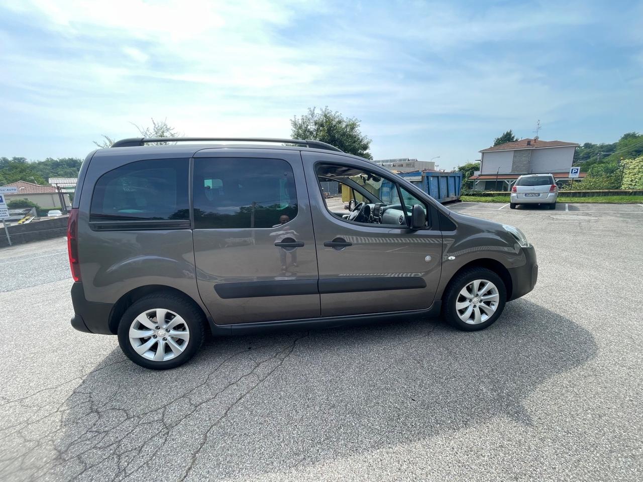 Peugeot Partner Tepee BlueHDi 100 Outdoor