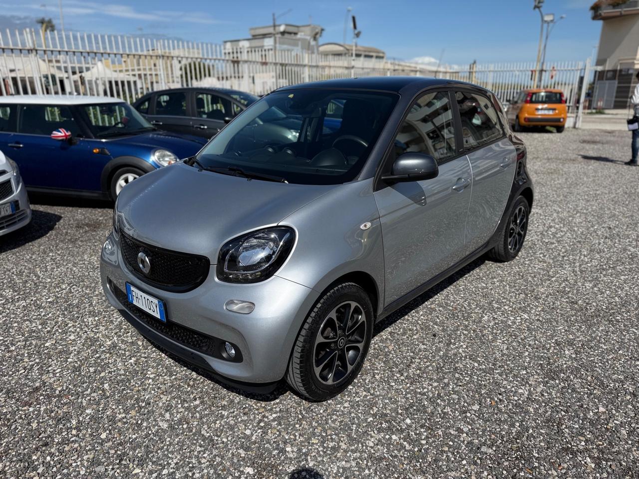Smart ForFour 70 1.0 twinamic Safetown Silver