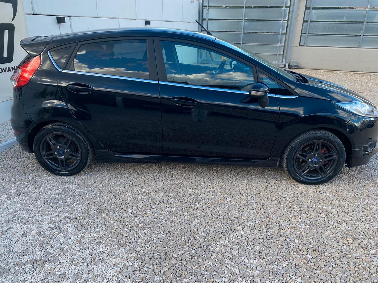 Ford Fiesta 1.5 TDCi 75CV 5 porte Titanium