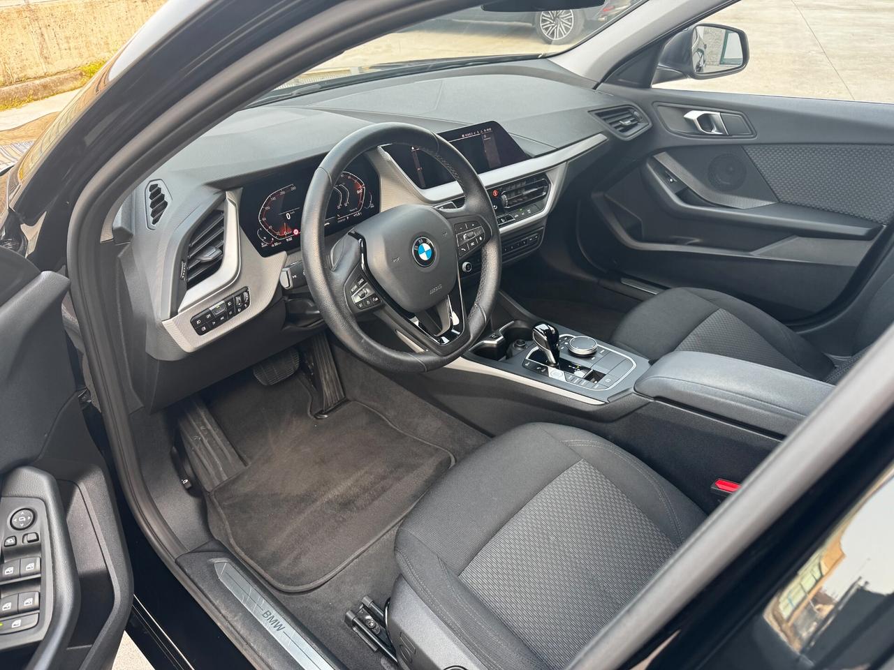 Bmw 116 116d 5p. SPORT