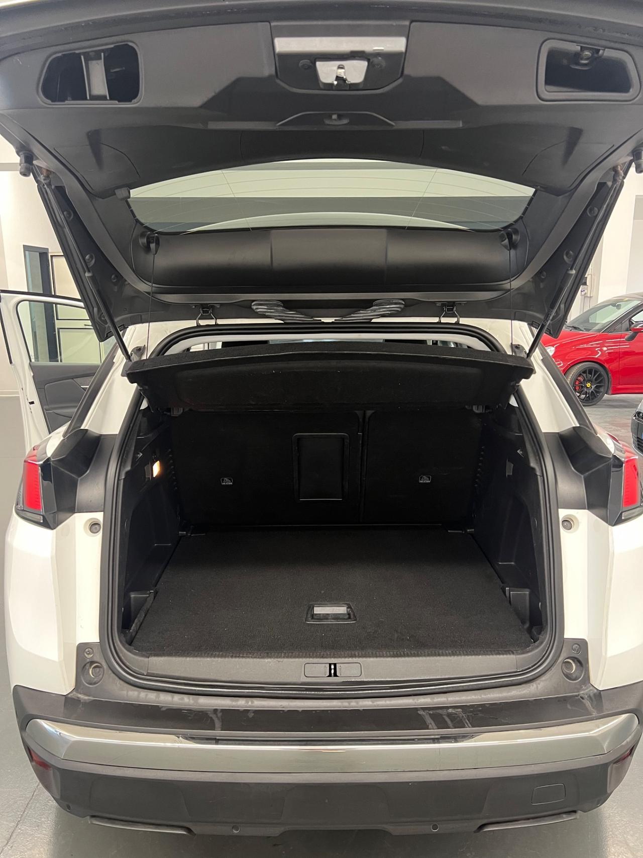 Peugeot 3008 BlueHDi 130 S&S EAT8 Allure